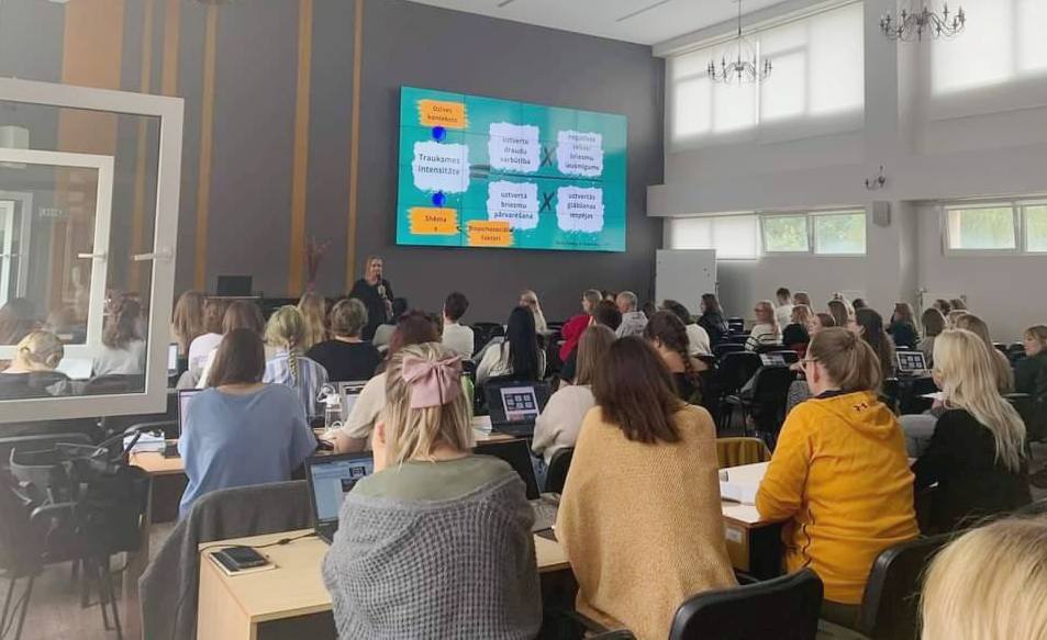 Відвідання інтерактивної лекції для магістрів з проблеми когнітивно-поведінкової терапії